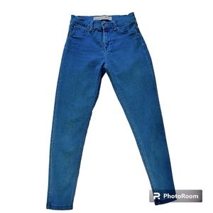 DENIM&CO Medium Wash Skinny Jean US Size 6